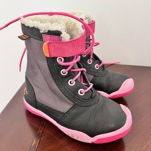 Plae Noel waterproof shoes 9.5